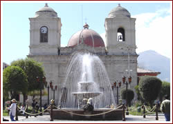 Catedral de la plaza de Huancayo